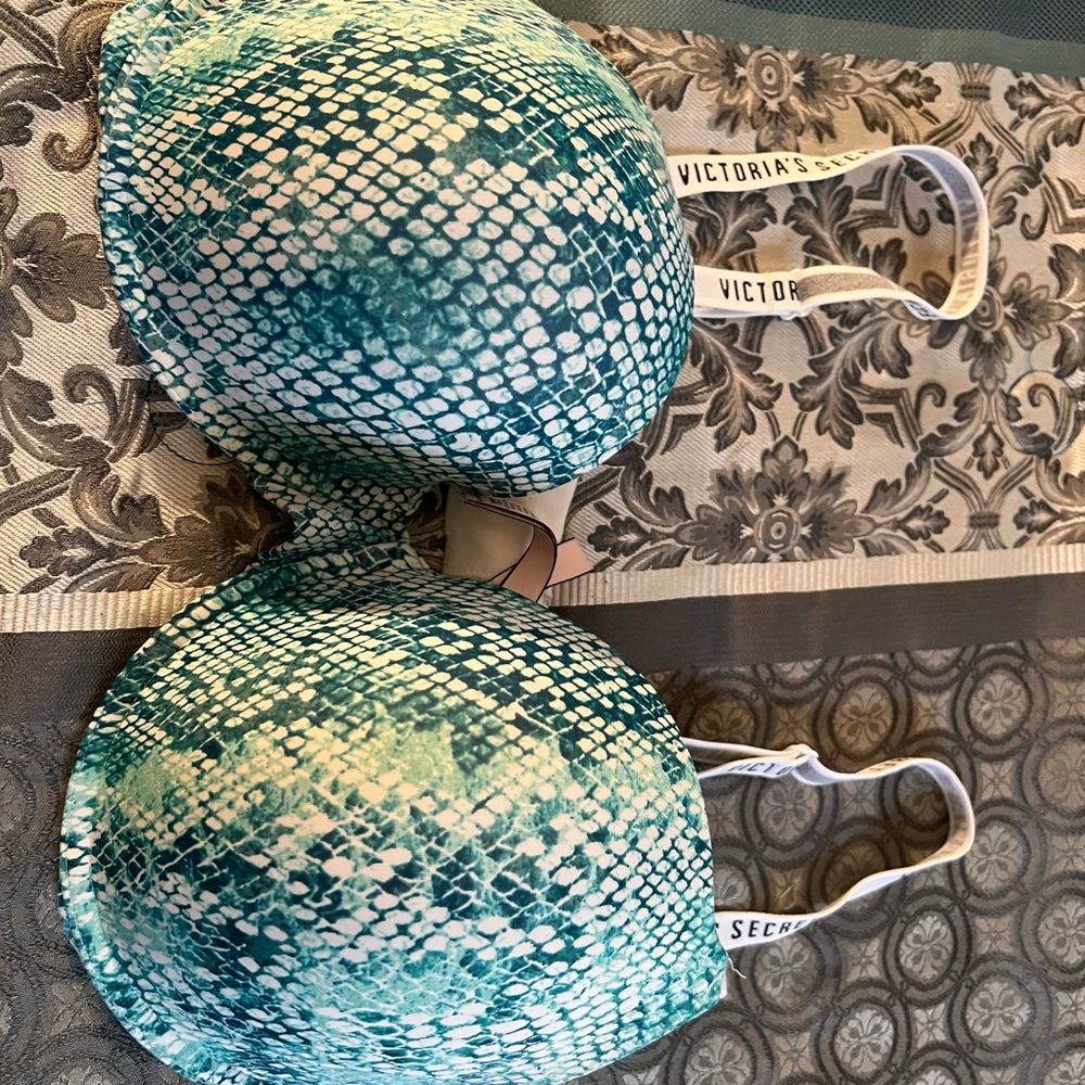 Victoria Secret bra